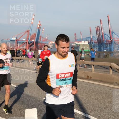 03.10.2025 - Köhlbrandbrückenlauf Yannick Fuchs http://msf.ph/oto/9146865 03.10.2025 08:37:11 Position 2 2788, 3343 meine-sportfotos.de