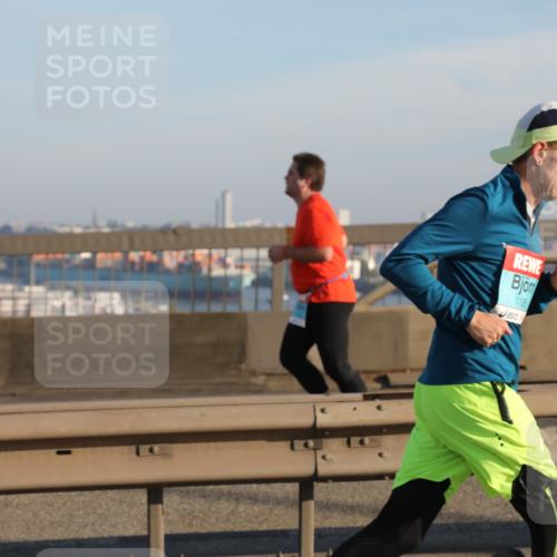 03.10.2025 - Köhlbrandbrückenlauf Yannick Fuchs http://msf.ph/oto/9146920 03.10.2025 08:37:24 Position 2  meine-sportfotos.de