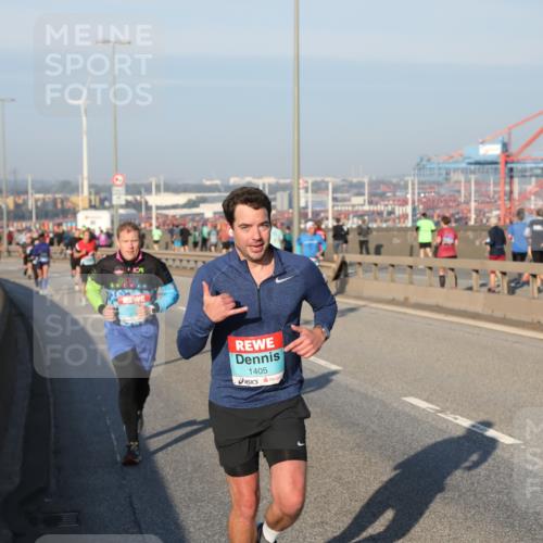 03.10.2025 - Köhlbrandbrückenlauf Yannick Fuchs http://msf.ph/oto/9146982 03.10.2025 08:37:31 Position 2 1405 meine-sportfotos.de