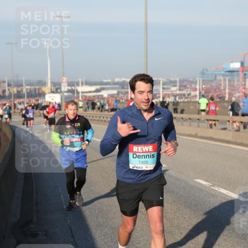 03.10.2025 - Köhlbrandbrückenlauf Yannick Fuchs http://msf.ph/oto/9146985 03.10.2025 08:37:31 Position 2 1405 meine-sportfotos.de