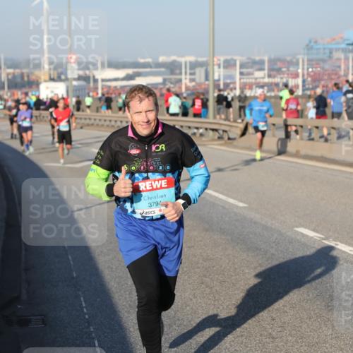 03.10.2025 - Köhlbrandbrückenlauf Yannick Fuchs http://msf.ph/oto/9146990 03.10.2025 08:37:32 Position 2 3794 meine-sportfotos.de