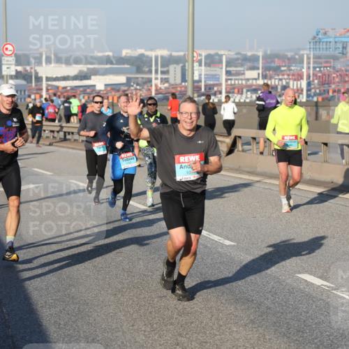 03.10.2025 - Köhlbrandbrückenlauf Yannick Fuchs http://msf.ph/oto/9147000 03.10.2025 08:37:44 Position 2 1115, 10 meine-sportfotos.de
