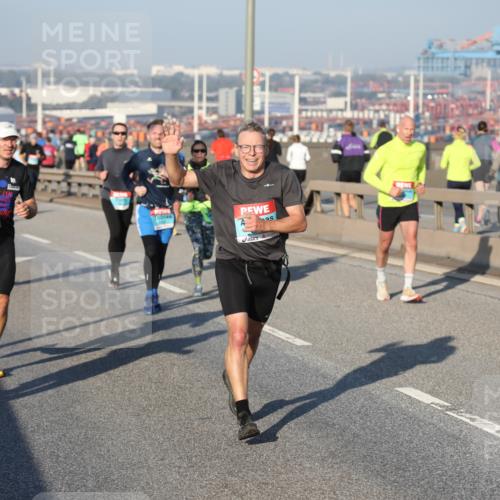03.10.2025 - Köhlbrandbrückenlauf Yannick Fuchs http://msf.ph/oto/9147003 03.10.2025 08:37:45 Position 2 1115 meine-sportfotos.de