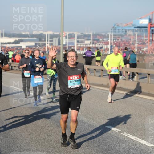 03.10.2025 - Köhlbrandbrückenlauf Yannick Fuchs http://msf.ph/oto/9147010 03.10.2025 08:37:45 Position 2 1077 meine-sportfotos.de