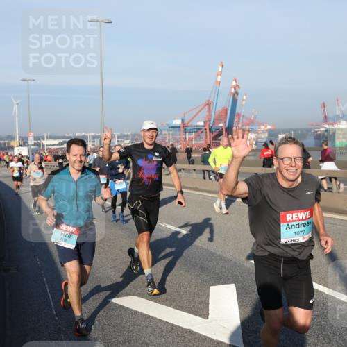 03.10.2025 - Köhlbrandbrückenlauf Yannick Fuchs http://msf.ph/oto/9147035 03.10.2025 08:37:47 Position 2 1115, 1077 meine-sportfotos.de