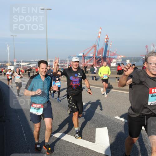 03.10.2025 - Köhlbrandbrückenlauf Yannick Fuchs http://msf.ph/oto/9147038 03.10.2025 08:37:47 Position 2 1115, 10, 1077 meine-sportfotos.de