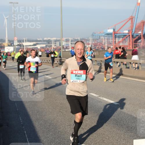 03.10.2025 - Köhlbrandbrückenlauf Yannick Fuchs http://msf.ph/oto/9147078 03.10.2025 08:37:51 Position 2 1082 meine-sportfotos.de