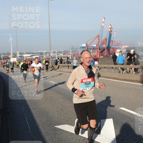 03.10.2025 - Köhlbrandbrückenlauf Yannick Fuchs http://msf.ph/oto/9147084 03.10.2025 08:37:51 Position 2 1082 meine-sportfotos.de