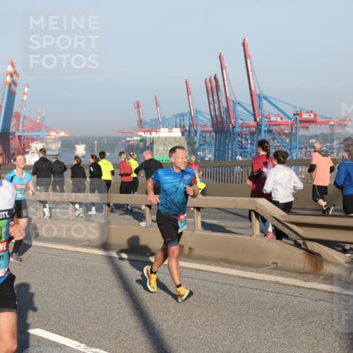 03.10.2025 - Köhlbrandbrückenlauf Yannick Fuchs http://msf.ph/oto/9147113 03.10.2025 08:37:54 Position 2 1248, 2 meine-sportfotos.de