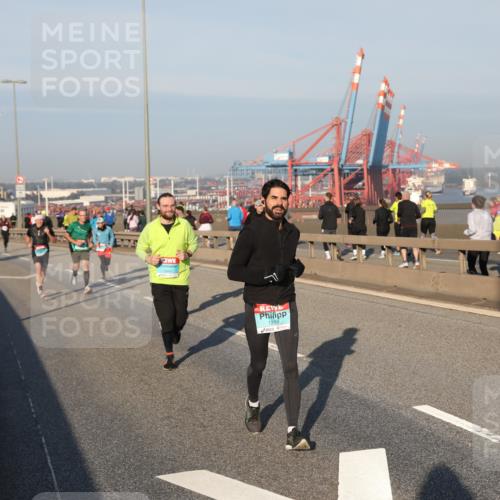 03.10.2025 - Köhlbrandbrückenlauf Yannick Fuchs http://msf.ph/oto/9147132 03.10.2025 08:37:56 Position 2 1279 meine-sportfotos.de