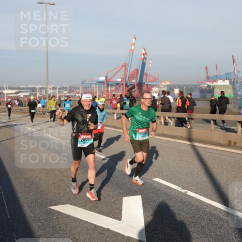 03.10.2025 - Köhlbrandbrückenlauf Yannick Fuchs http://msf.ph/oto/9147180 03.10.2025 08:38:00 Position 2  meine-sportfotos.de