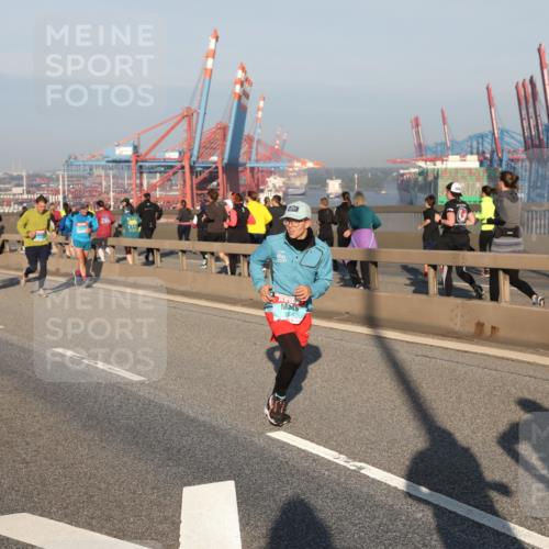 03.10.2025 - Köhlbrandbrückenlauf Yannick Fuchs http://msf.ph/oto/9147198 03.10.2025 08:38:02 Position 2  meine-sportfotos.de