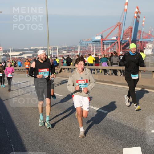 03.10.2025 - Köhlbrandbrückenlauf Yannick Fuchs http://msf.ph/oto/9147218 03.10.2025 08:38:06 Position 2 1396, 1517 meine-sportfotos.de