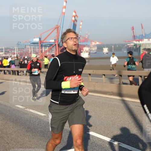 03.10.2025 - Köhlbrandbrückenlauf Yannick Fuchs http://msf.ph/oto/9147226 03.10.2025 08:38:09 Position 2 2711 meine-sportfotos.de