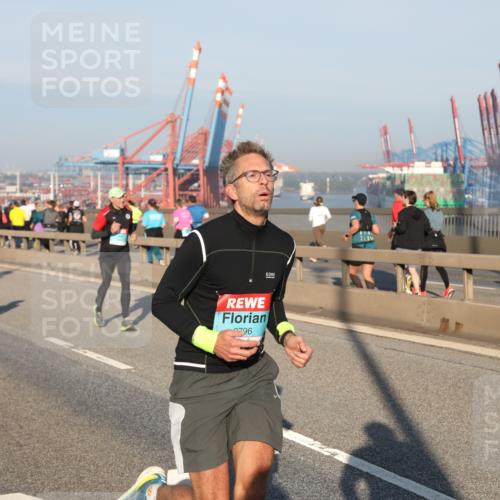 03.10.2025 - Köhlbrandbrückenlauf Yannick Fuchs http://msf.ph/oto/9147228 03.10.2025 08:38:09 Position 2 796 meine-sportfotos.de