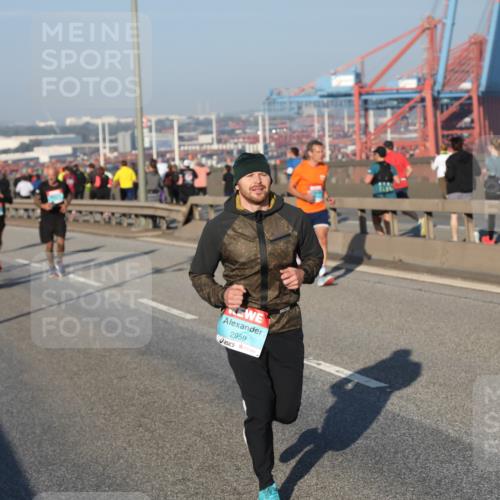 03.10.2025 - Köhlbrandbrückenlauf Yannick Fuchs http://msf.ph/oto/9147265 03.10.2025 08:38:12 Position 2 2959 meine-sportfotos.de