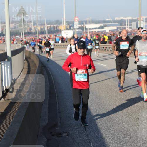 03.10.2025 - Köhlbrandbrückenlauf Yannick Fuchs http://msf.ph/oto/9147308 03.10.2025 08:38:16 Position 2 3224, 1071 meine-sportfotos.de