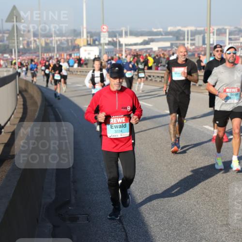 03.10.2025 - Köhlbrandbrückenlauf Yannick Fuchs http://msf.ph/oto/9147312 03.10.2025 08:38:16 Position 2 3224, 071 meine-sportfotos.de