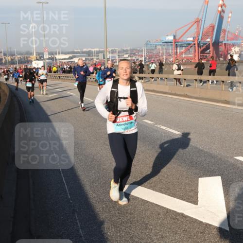 03.10.2025 - Köhlbrandbrückenlauf Yannick Fuchs http://msf.ph/oto/9147359 03.10.2025 08:38:21 Position 2 1553, 3719 meine-sportfotos.de