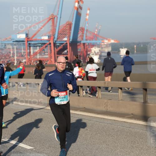 03.10.2025 - Köhlbrandbrückenlauf Yannick Fuchs http://msf.ph/oto/9147392 03.10.2025 08:38:24 Position 2 3650 meine-sportfotos.de