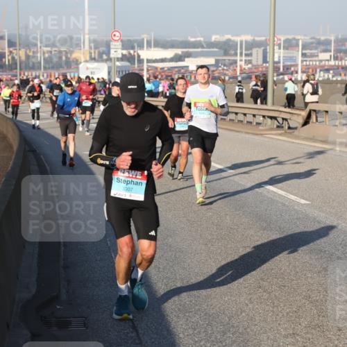 03.10.2025 - Köhlbrandbrückenlauf Yannick Fuchs http://msf.ph/oto/9147415 03.10.2025 08:38:26 Position 2 3307 meine-sportfotos.de