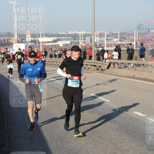 03.10.2025 - Köhlbrandbrückenlauf Yannick Fuchs http://msf.ph/oto/9147462 03.10.2025 08:38:31 Position 2 1043 meine-sportfotos.de