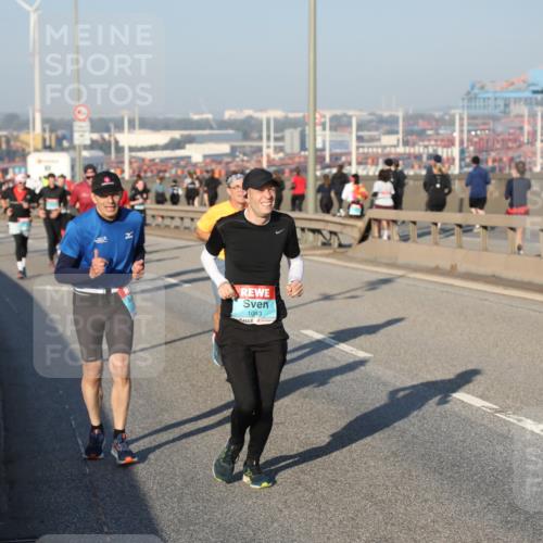 03.10.2025 - Köhlbrandbrückenlauf Yannick Fuchs http://msf.ph/oto/9147464 03.10.2025 08:38:31 Position 2 1043 meine-sportfotos.de