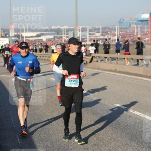 03.10.2025 - Köhlbrandbrückenlauf Yannick Fuchs http://msf.ph/oto/9147475 03.10.2025 08:38:32 Position 2 1043 meine-sportfotos.de