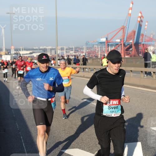 03.10.2025 - Köhlbrandbrückenlauf Yannick Fuchs http://msf.ph/oto/9147495 03.10.2025 08:38:33 Position 2 1043 meine-sportfotos.de