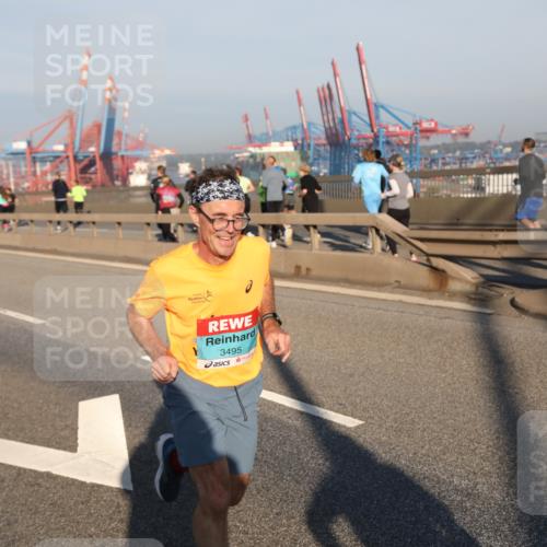 03.10.2025 - Köhlbrandbrückenlauf Yannick Fuchs http://msf.ph/oto/9147518 03.10.2025 08:38:35 Position 2 3495 meine-sportfotos.de