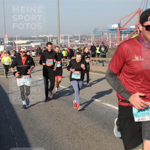 03.10.2025 - Köhlbrandbrückenlauf Yannick Fuchs http://msf.ph/oto/9147573 03.10.2025 08:38:39 Position 2 1284, 3118 meine-sportfotos.de
