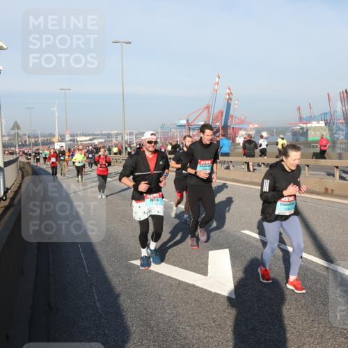 03.10.2025 - Köhlbrandbrückenlauf Yannick Fuchs http://msf.ph/oto/9147599 03.10.2025 08:38:41 Position 2 1368, 1284 meine-sportfotos.de