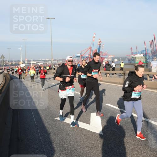 03.10.2025 - Köhlbrandbrückenlauf Yannick Fuchs http://msf.ph/oto/9147602 03.10.2025 08:38:42 Position 2 1284 meine-sportfotos.de