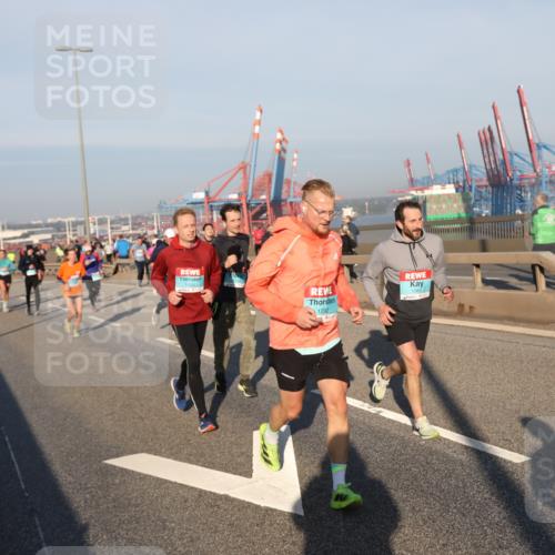 03.10.2025 - Köhlbrandbrückenlauf Yannick Fuchs http://msf.ph/oto/9147665 03.10.2025 08:38:48 Position 2 1292, 1380 meine-sportfotos.de