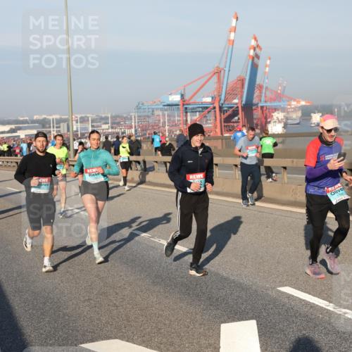 03.10.2025 - Köhlbrandbrückenlauf Yannick Fuchs http://msf.ph/oto/9147724 03.10.2025 08:38:53 Position 2 1106 meine-sportfotos.de