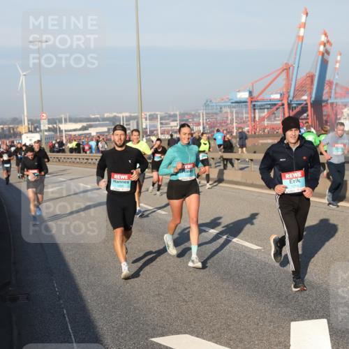 03.10.2025 - Köhlbrandbrückenlauf Yannick Fuchs http://msf.ph/oto/9147727 03.10.2025 08:38:53 Position 2 1205, 1216 meine-sportfotos.de