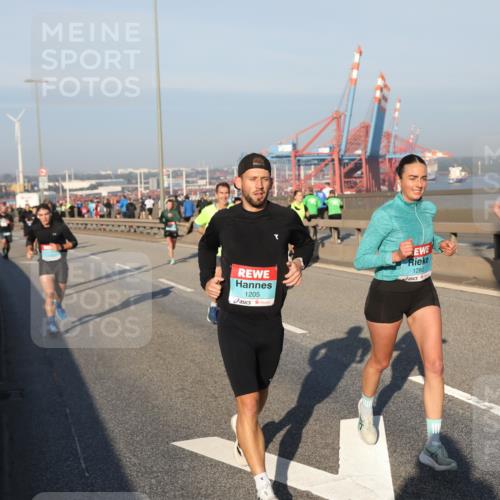 03.10.2025 - Köhlbrandbrückenlauf Yannick Fuchs http://msf.ph/oto/9147747 03.10.2025 08:38:54 Position 2 1205, 1280 meine-sportfotos.de