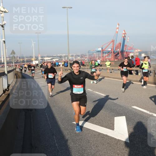 03.10.2025 - Köhlbrandbrückenlauf Yannick Fuchs http://msf.ph/oto/9147783 03.10.2025 08:38:57 Position 2 3790, 1182 meine-sportfotos.de