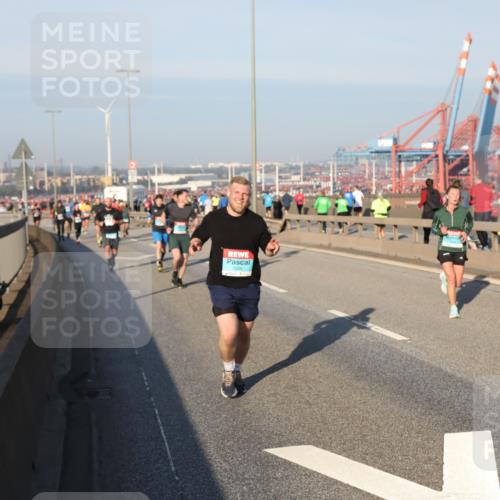 03.10.2025 - Köhlbrandbrückenlauf Yannick Fuchs http://msf.ph/oto/9147801 03.10.2025 08:38:58 Position 2  meine-sportfotos.de