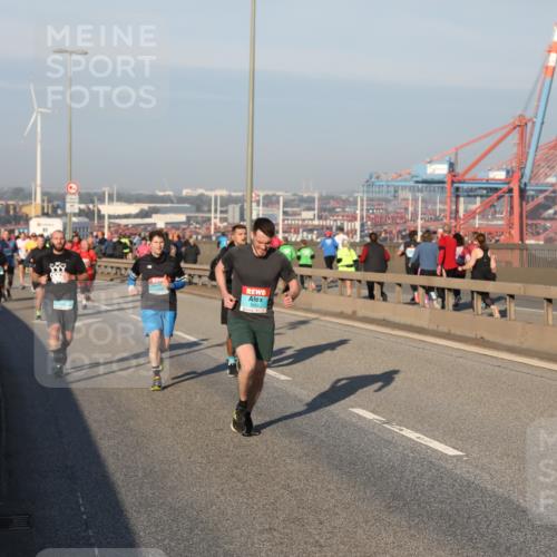 03.10.2025 - Köhlbrandbrückenlauf Yannick Fuchs http://msf.ph/oto/9147826 03.10.2025 08:39:00 Position 2  meine-sportfotos.de