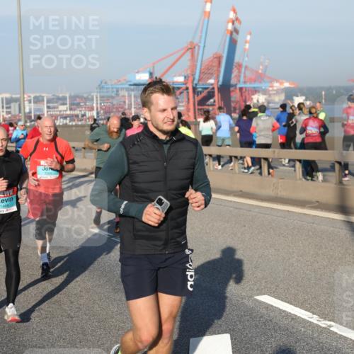 03.10.2025 - Köhlbrandbrückenlauf Yannick Fuchs http://msf.ph/oto/9147870 03.10.2025 08:39:09 Position 2 1468, 3305 meine-sportfotos.de