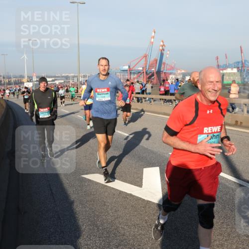03.10.2025 - Köhlbrandbrückenlauf Yannick Fuchs http://msf.ph/oto/9147899 03.10.2025 08:39:11 Position 2 1058, 305 meine-sportfotos.de