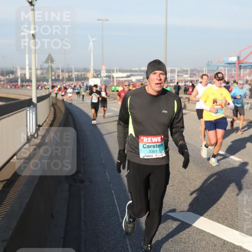 03.10.2025 - Köhlbrandbrückenlauf Yannick Fuchs http://msf.ph/oto/9147912 03.10.2025 08:39:12 Position 2 3301 meine-sportfotos.de