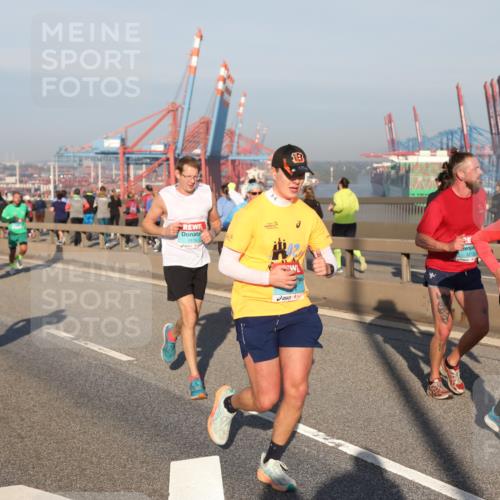 03.10.2025 - Köhlbrandbrückenlauf Yannick Fuchs http://msf.ph/oto/9147922 03.10.2025 08:39:14 Position 2 1176, 1273, 1165 meine-sportfotos.de