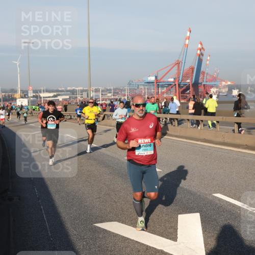 03.10.2025 - Köhlbrandbrückenlauf Yannick Fuchs http://msf.ph/oto/9147954 03.10.2025 08:39:15 Position 2 2995 meine-sportfotos.de