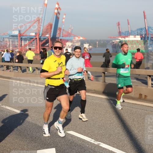 03.10.2025 - Köhlbrandbrückenlauf Yannick Fuchs http://msf.ph/oto/9147995 03.10.2025 08:39:18 Position 2 2901, 3041 meine-sportfotos.de