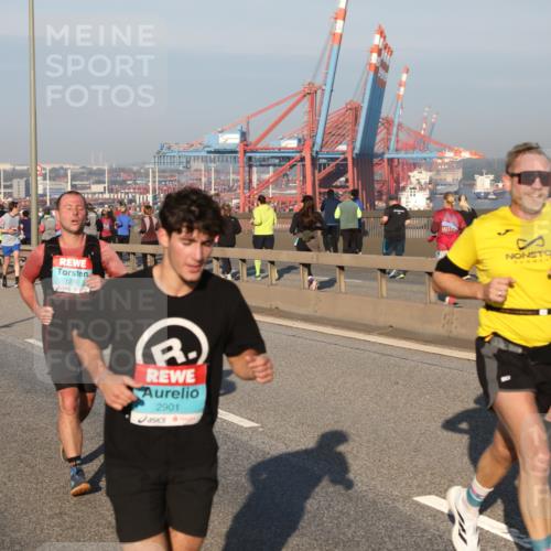03.10.2025 - Köhlbrandbrückenlauf Yannick Fuchs http://msf.ph/oto/9148007 03.10.2025 08:39:18 Position 2 1274, 2901, 2 meine-sportfotos.de