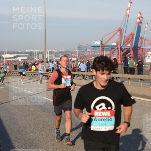 03.10.2025 - Köhlbrandbrückenlauf Yannick Fuchs http://msf.ph/oto/9148009 03.10.2025 08:39:19 Position 2 1274, 2901 meine-sportfotos.de