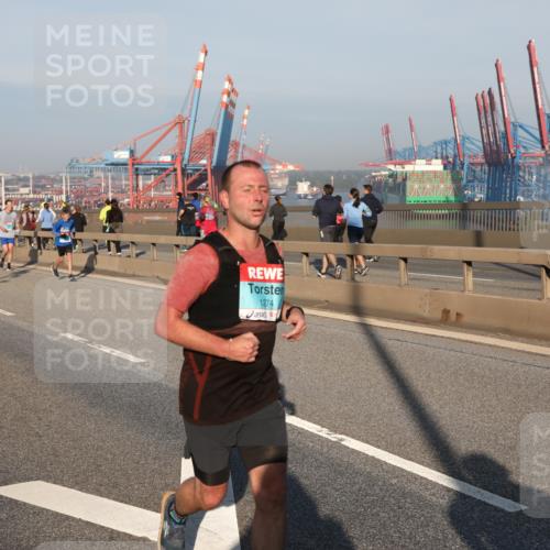 03.10.2025 - Köhlbrandbrückenlauf Yannick Fuchs http://msf.ph/oto/9148031 03.10.2025 08:39:20 Position 2 1274 meine-sportfotos.de