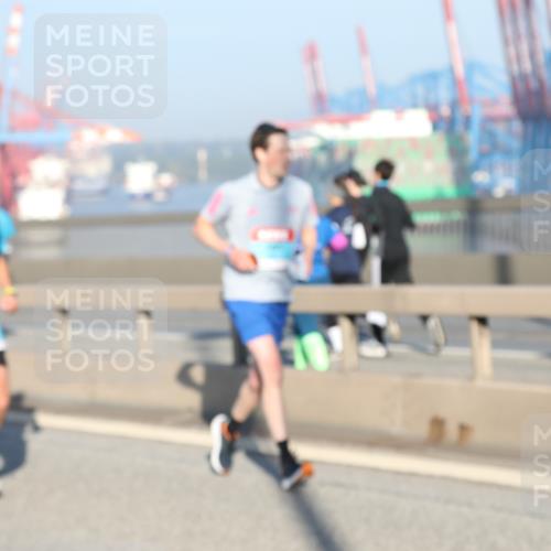 03.10.2025 - Köhlbrandbrückenlauf Yannick Fuchs http://msf.ph/oto/9148046 03.10.2025 08:39:26 Position 2  meine-sportfotos.de